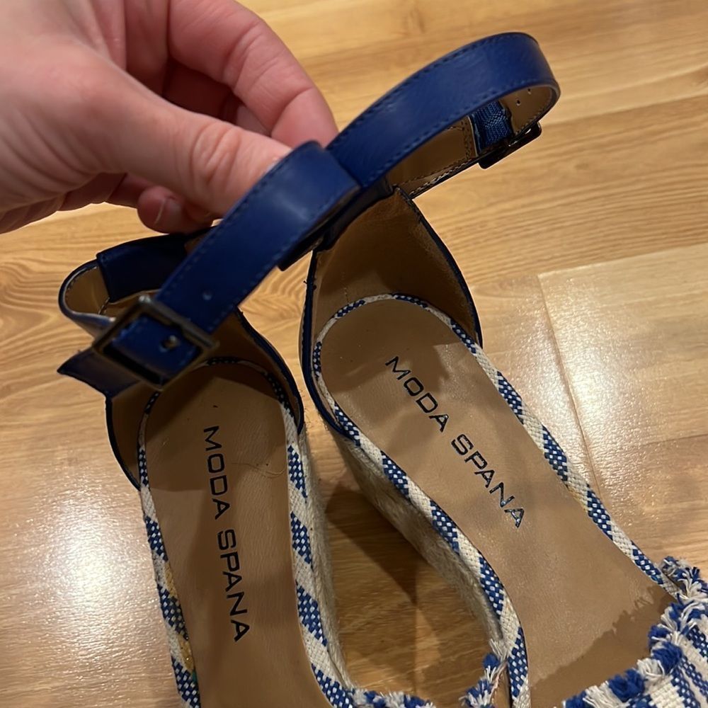 Blue Striped Strappy Wedges 8.5 - Picture 3 of 9
